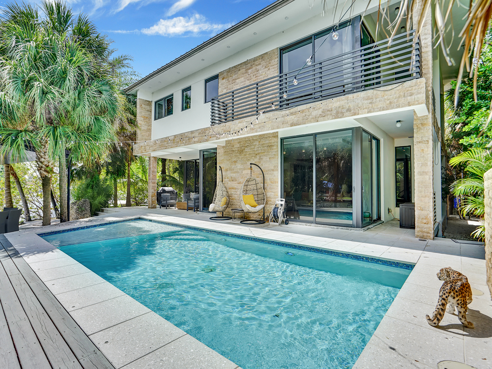 Villa Amber Rental in Miami - Image 1