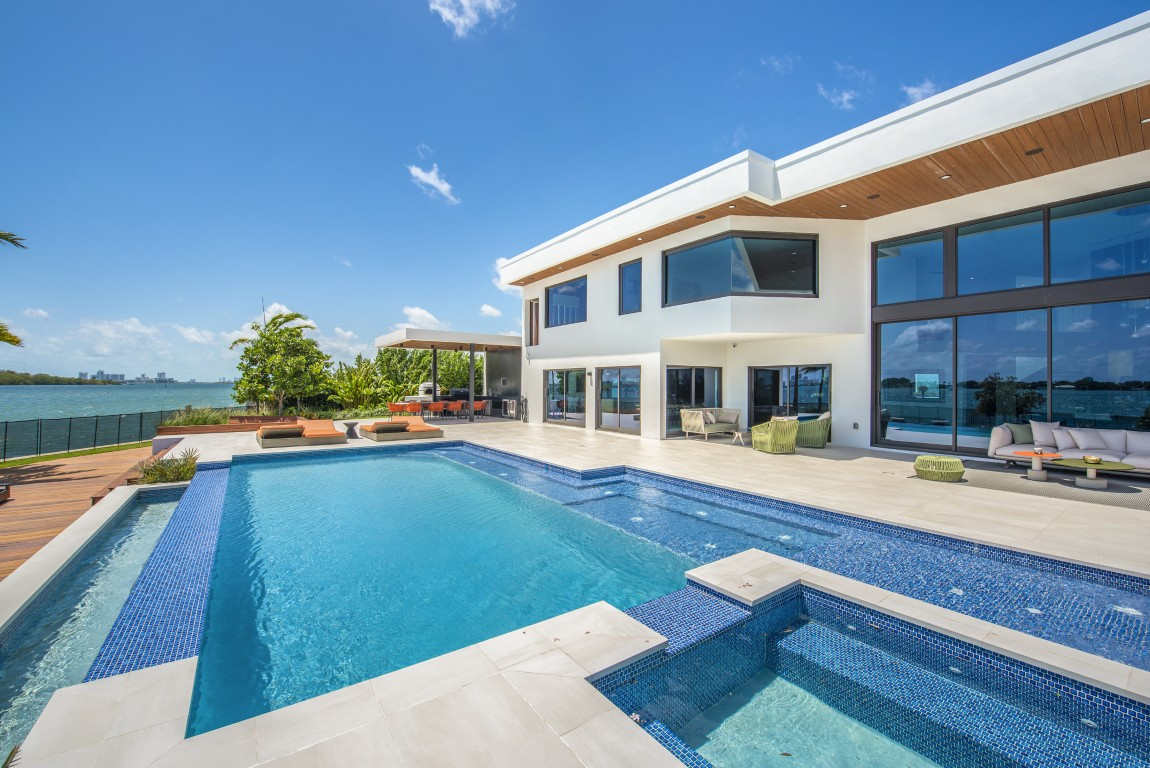 Villa Aria Rental in Miami Beach - Image 1