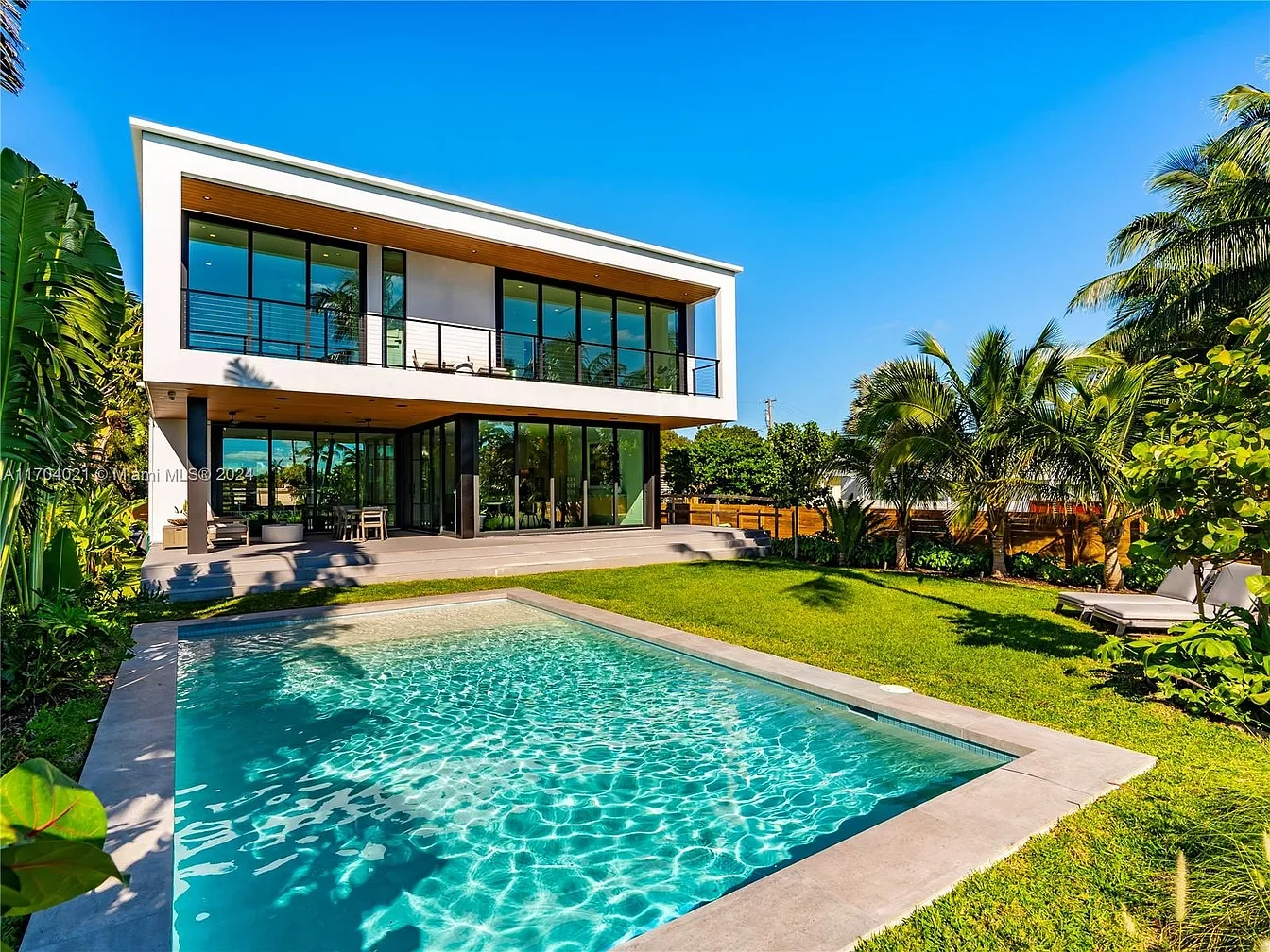 Villa Bevi Rental in Miami Beach - Image 1