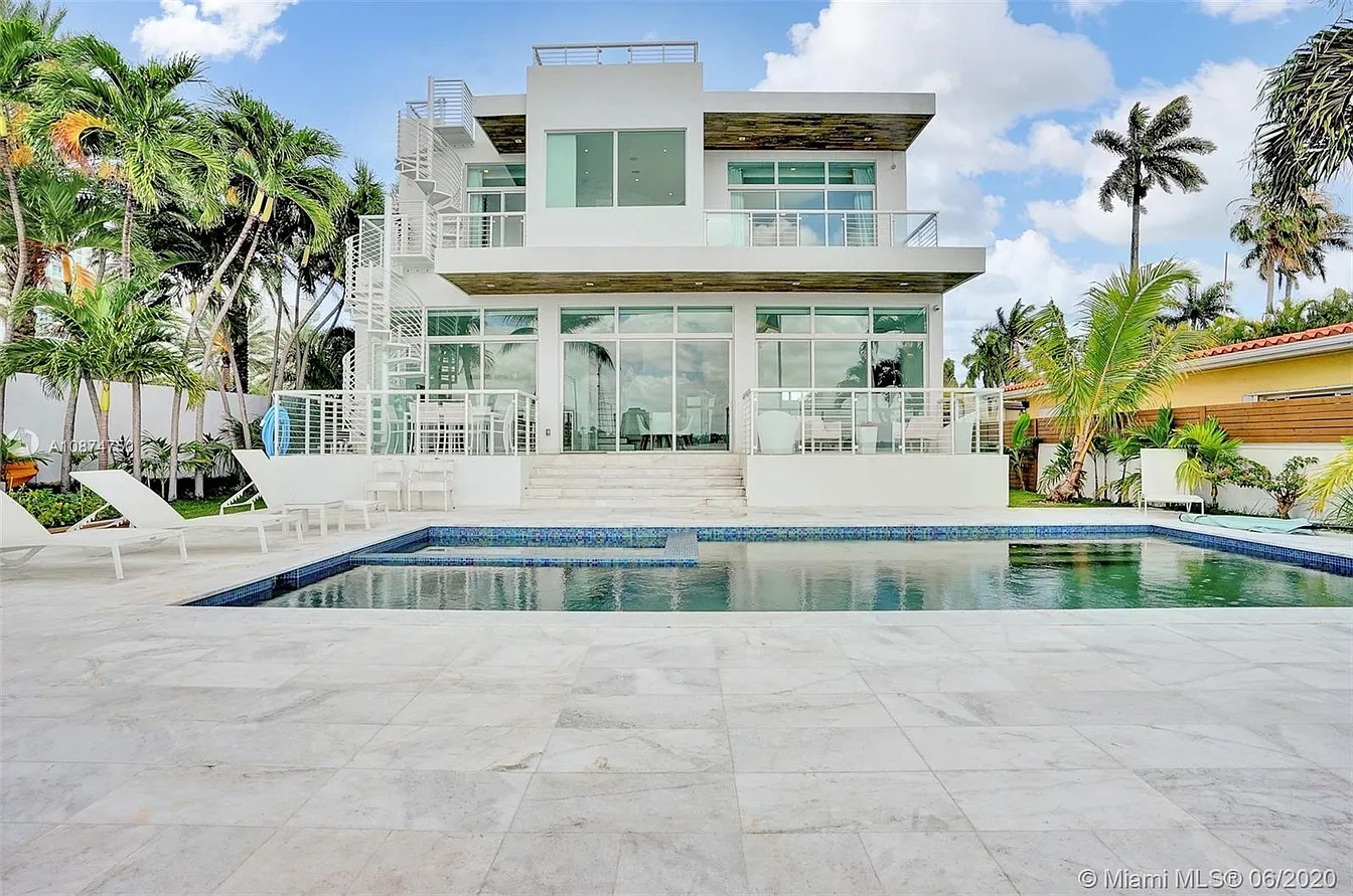 Villa Cascade Rental in North Bay Beach - Image 1