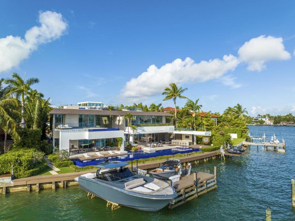 Villa Lux, Miami Beach luxury villa. LIMITLESS VILLAS