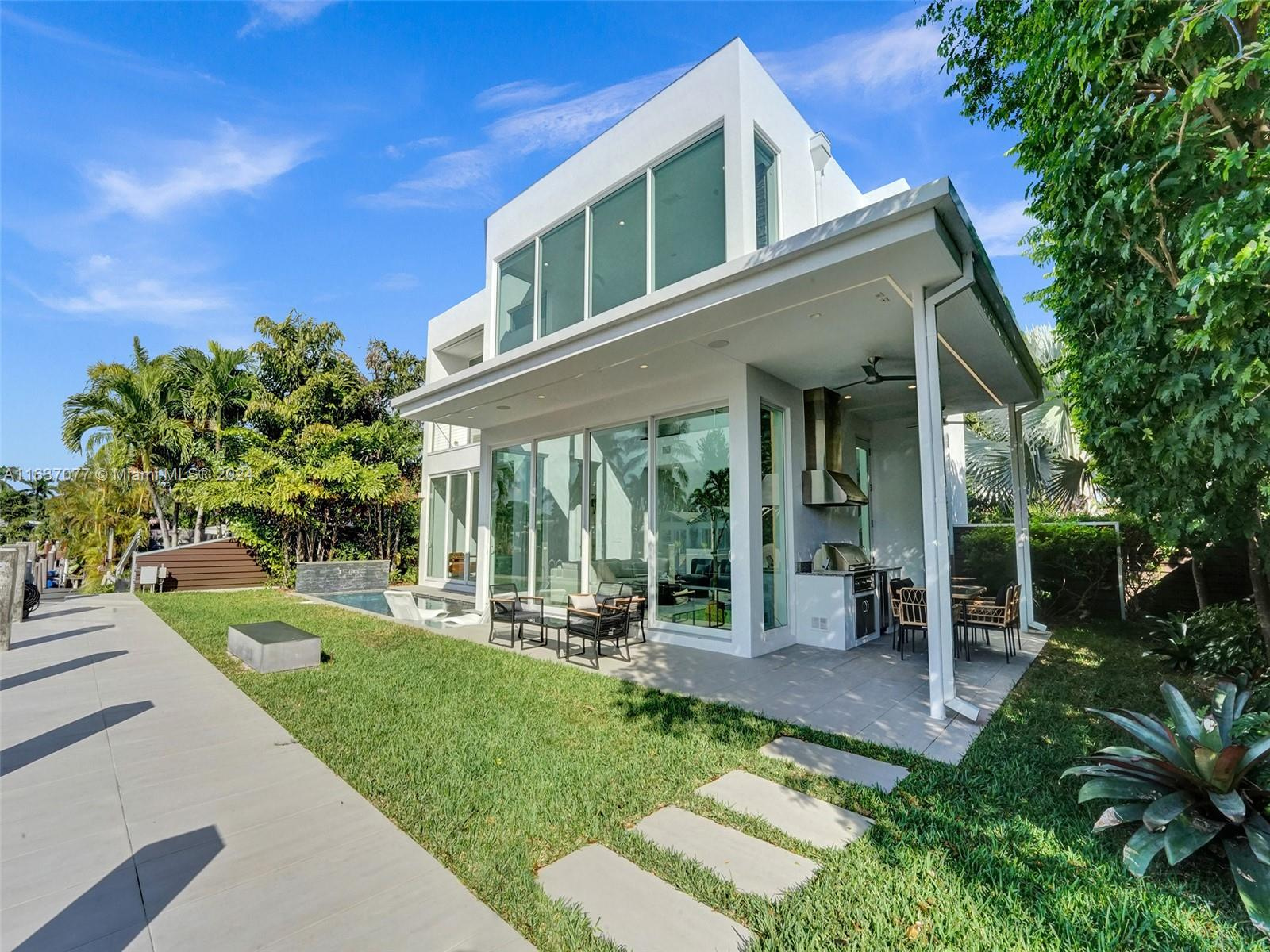Villa Wren Rental in Wilton Manors - Image 1